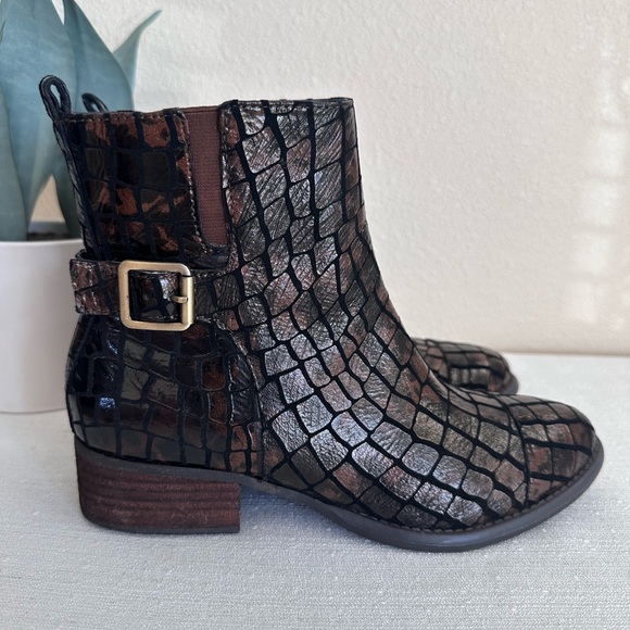 Donald J. Pliner Swift Brown Croc Embossed Leather Zip Ankle Booties Women’s 7M - Picture 3 of 15